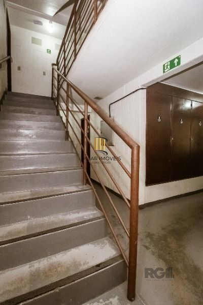 Apartamento em Porto Alegre, no bairro Vila Nova, com 2 dormitório(s), e 2 banheiros, à venda.