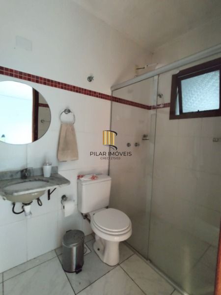 Casa 2 dormitórios no bairro Hípica