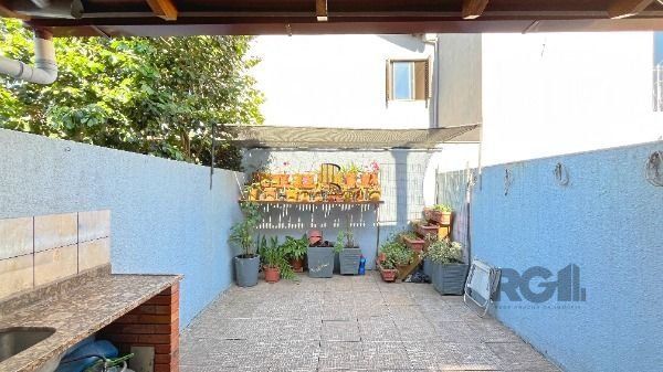 Casa Condominio em Porto Alegre, no bairro Cavalhada, com 3 dormitório(s), e 3 banheiros, à venda.