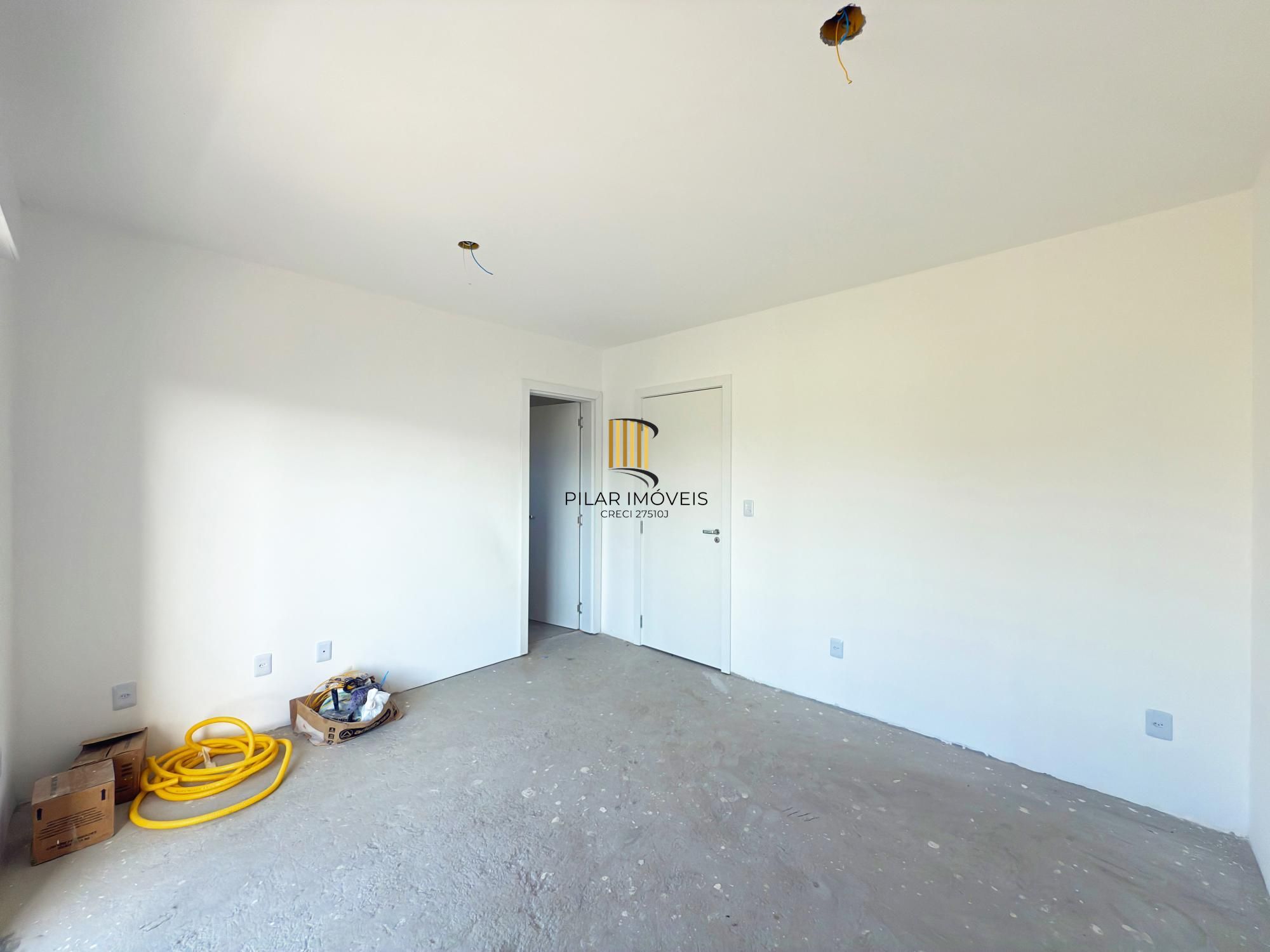 Casa de Condomínio 3 dormitórios no bairro Hípica