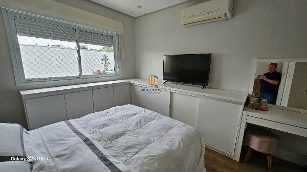 Apartamento em Porto Alegre, no bairro Chácara das Pedras, com 2 dormitório(s), e 2 banheiros, à venda.