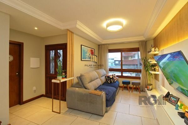 Casa 3 dormitórios no bairro Hípica