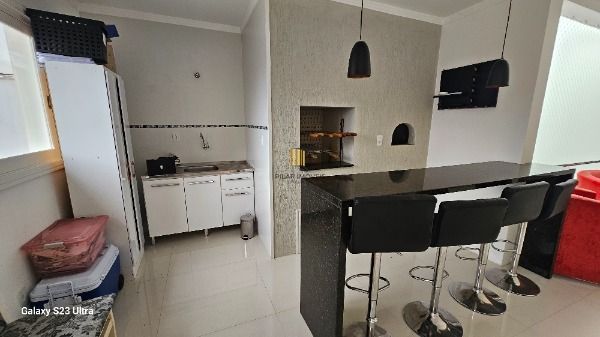 Casa em Porto Alegre, no bairro Hípica, com 3 dormitório(s), e 3 banheiros, à venda.