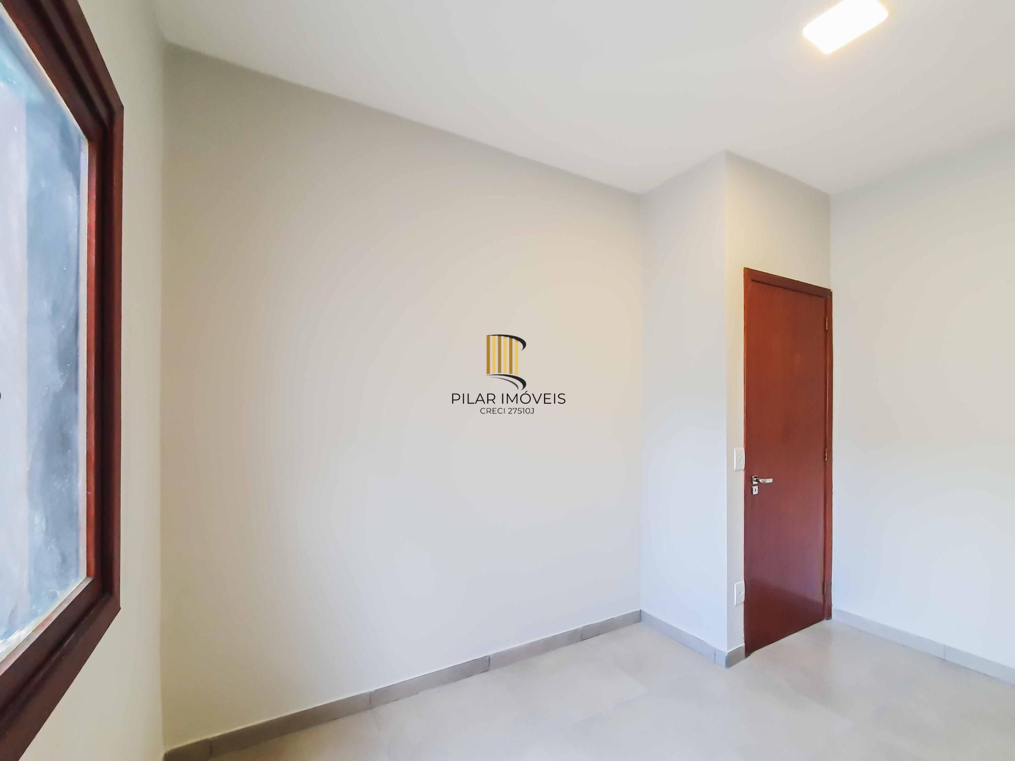 No bairro Hípica residência térrea com 2 dormitórios