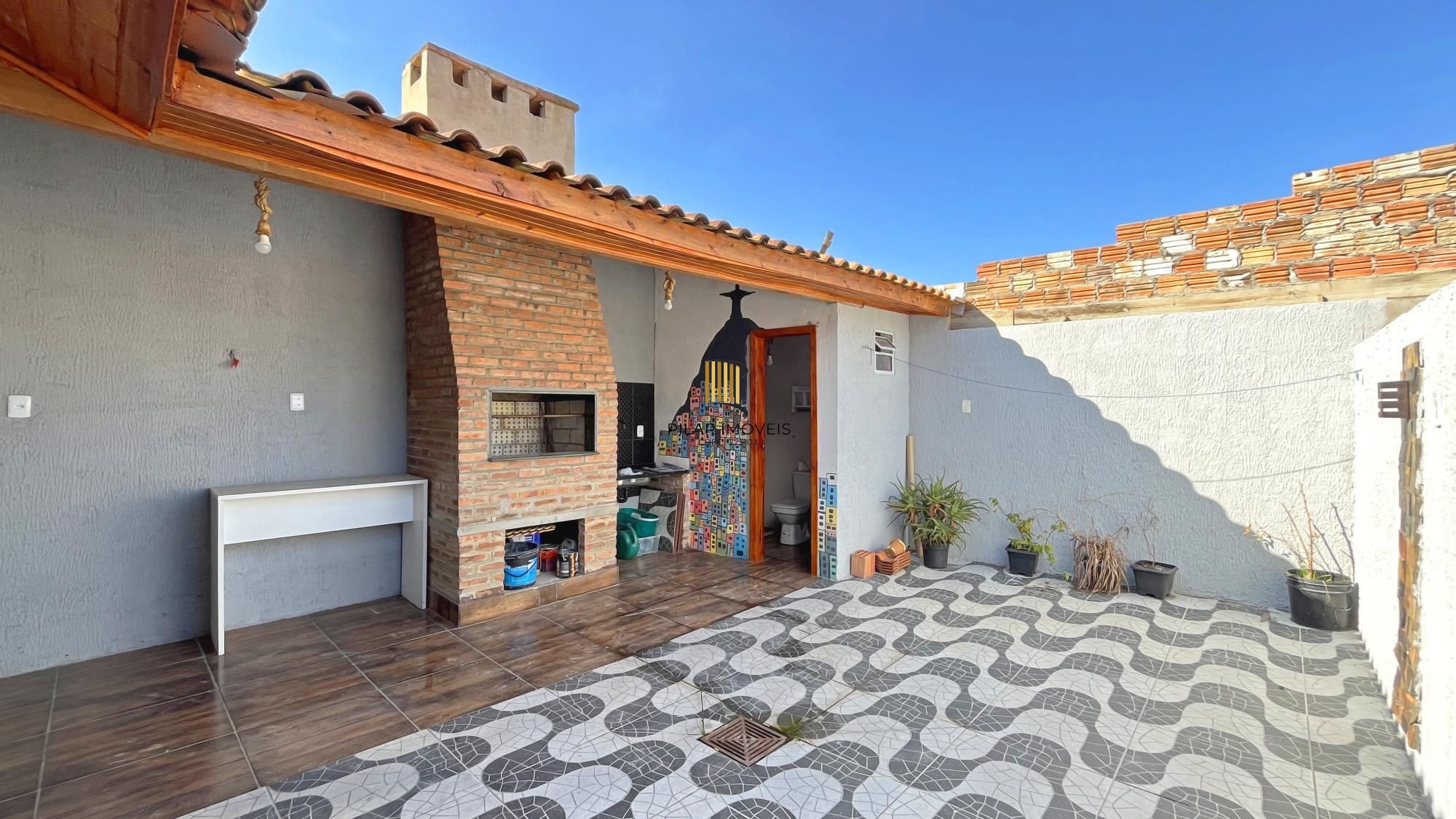 Casa para Venda - 70m², 2 dormitórios, 2 vagas - Hípica