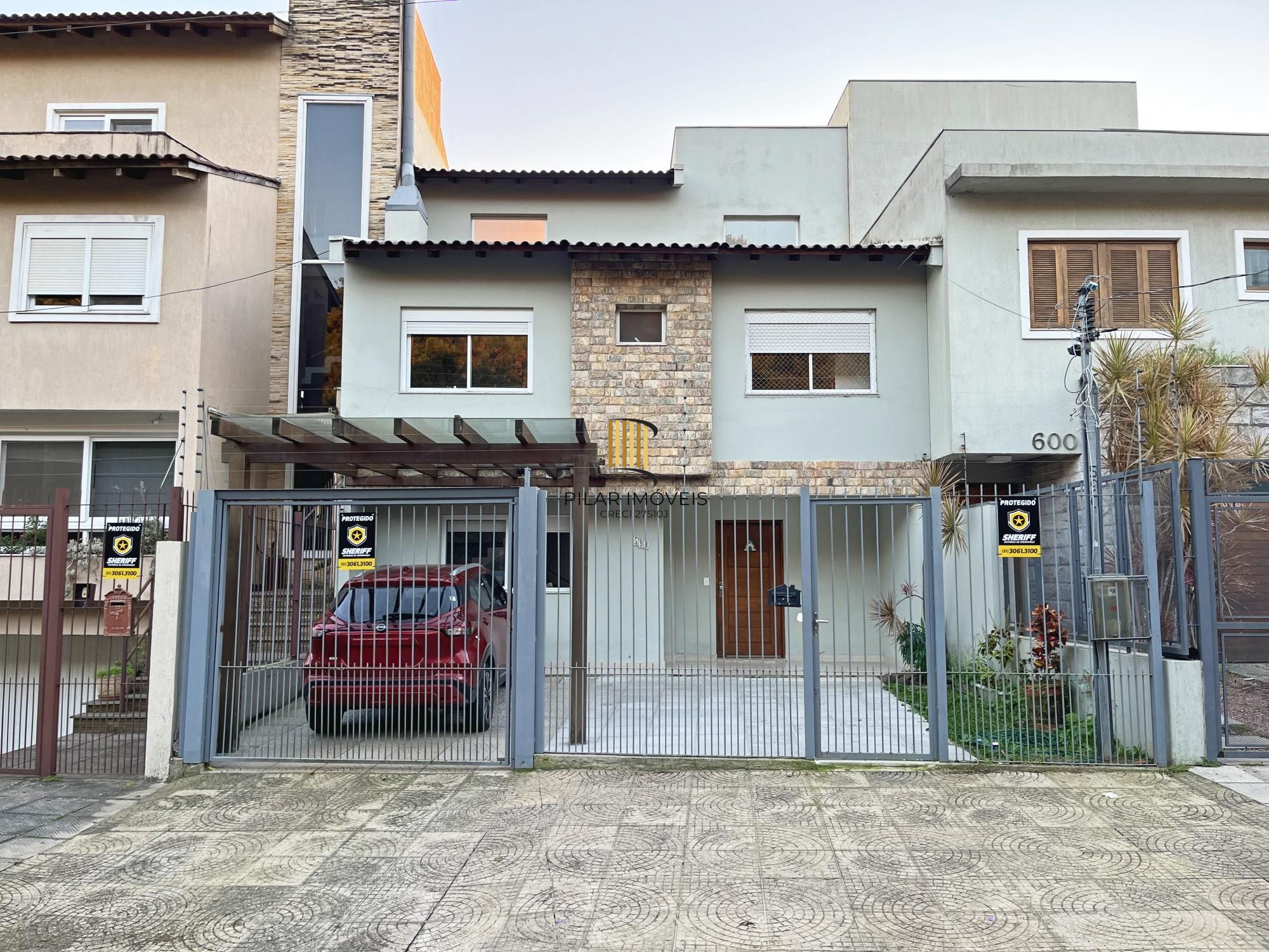 Casa para Venda - 270m², 3 dormitórios, sendo 1 suites, 2 vagas - Guarujá - Pilar Imóveis