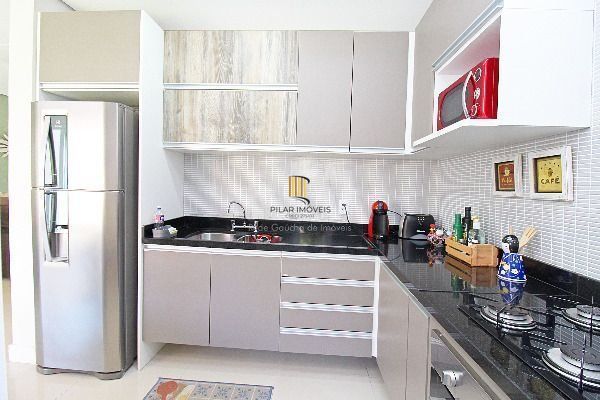 Casa 3 dormitórios no bairro Hípica