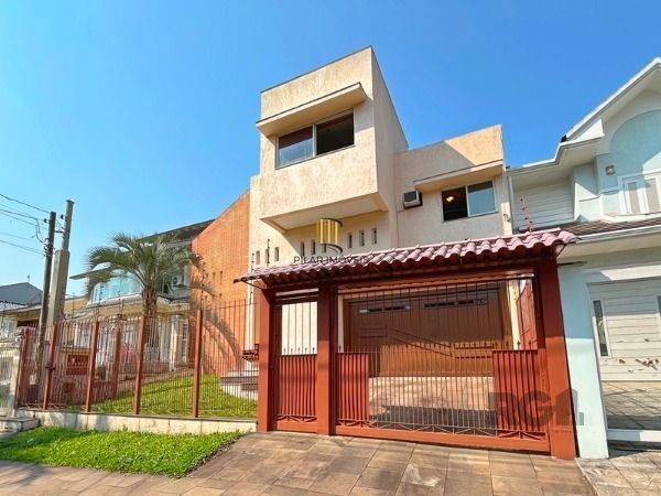 Casa em Porto Alegre, no bairro Nonoai, com 4 dormitório(s), à venda. - Pilar Imóveis