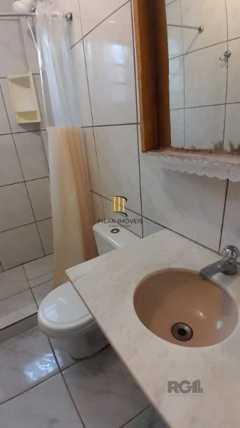 Casa em Porto Alegre, no bairro Restinga, com 2 dormitório(s), e 2 banheiros, à venda.