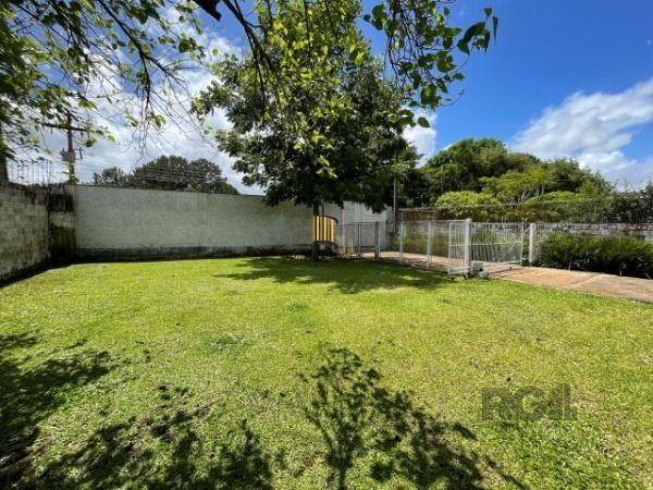 Casa 2 dormitórios no bairro Hípica