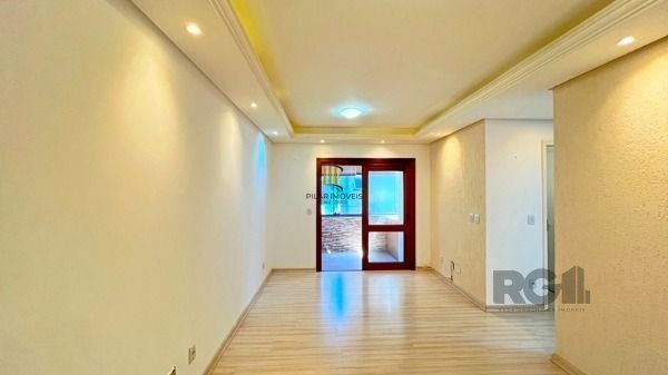 Apartamento 83m² - 3 dormitórios, 1 suíte, sacada e 1 vaga de garagem no bairro Camaquã