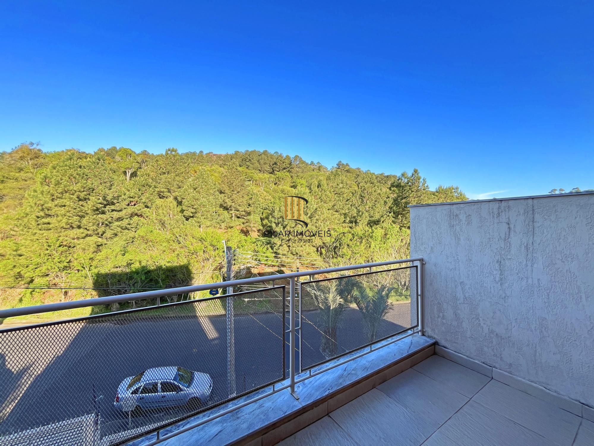 Casa 3 dormitórios no bairro Guarujá