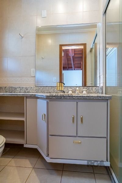 Casa Condominio em Porto Alegre, no bairro Jardim Isabel, com 3 dormitório(s), à venda.
