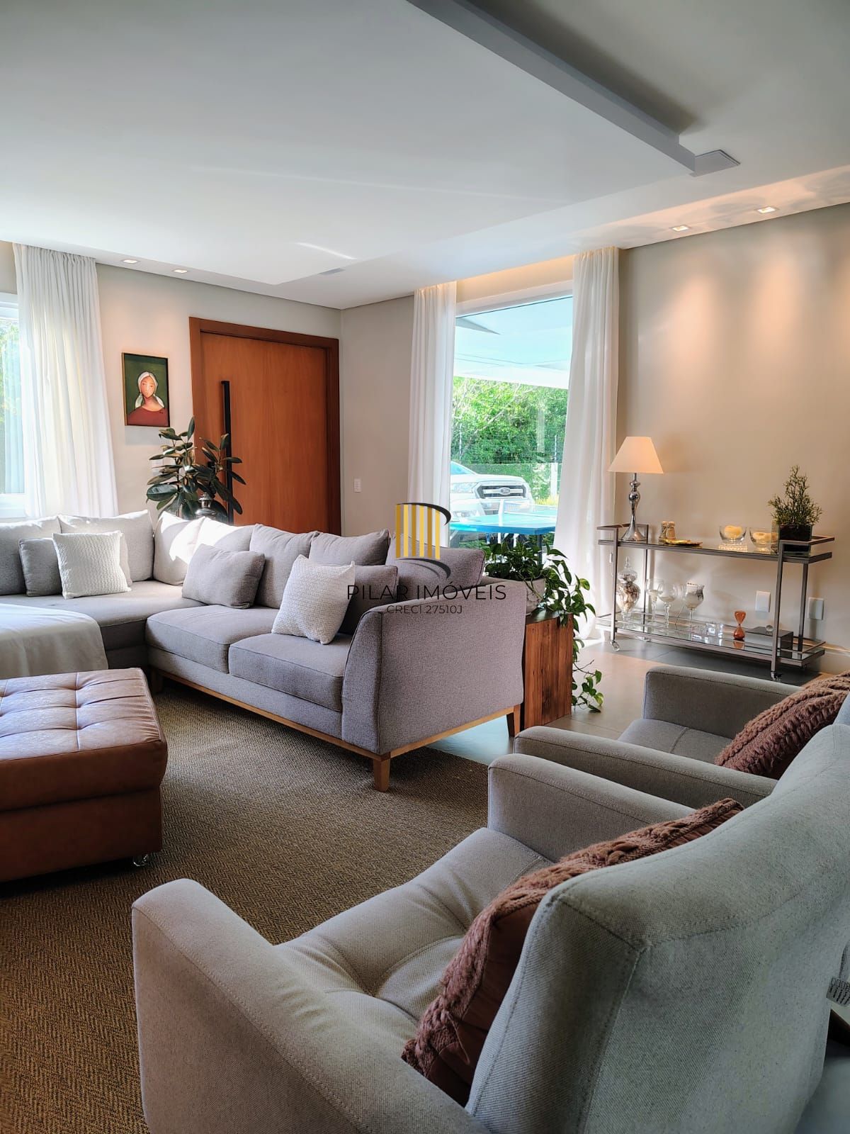 **Espetacular Casa de Condomínio com 3 suítes, Piscina com aquecimento**