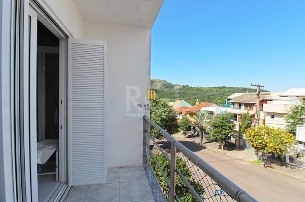 Casa em Porto Alegre, no bairro Aberta dos Morros, com 3 dormitório(s), e 3 banheiros, à venda.