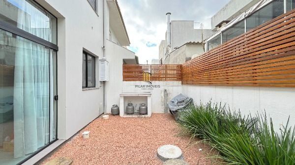 Casa 3 dormitórios no bairro Hípica