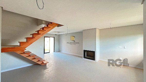 Casa em Porto Alegre, no bairro Hípica, com 3 dormitório(s), e 3 banheiros, à venda.