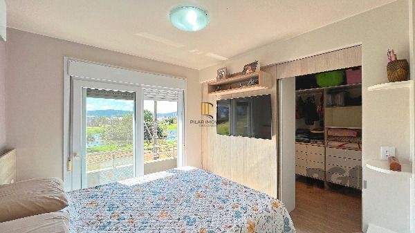 Casa em Porto Alegre, no bairro Hípica, com 3 dormitório(s), e 3 banheiros, à venda.
