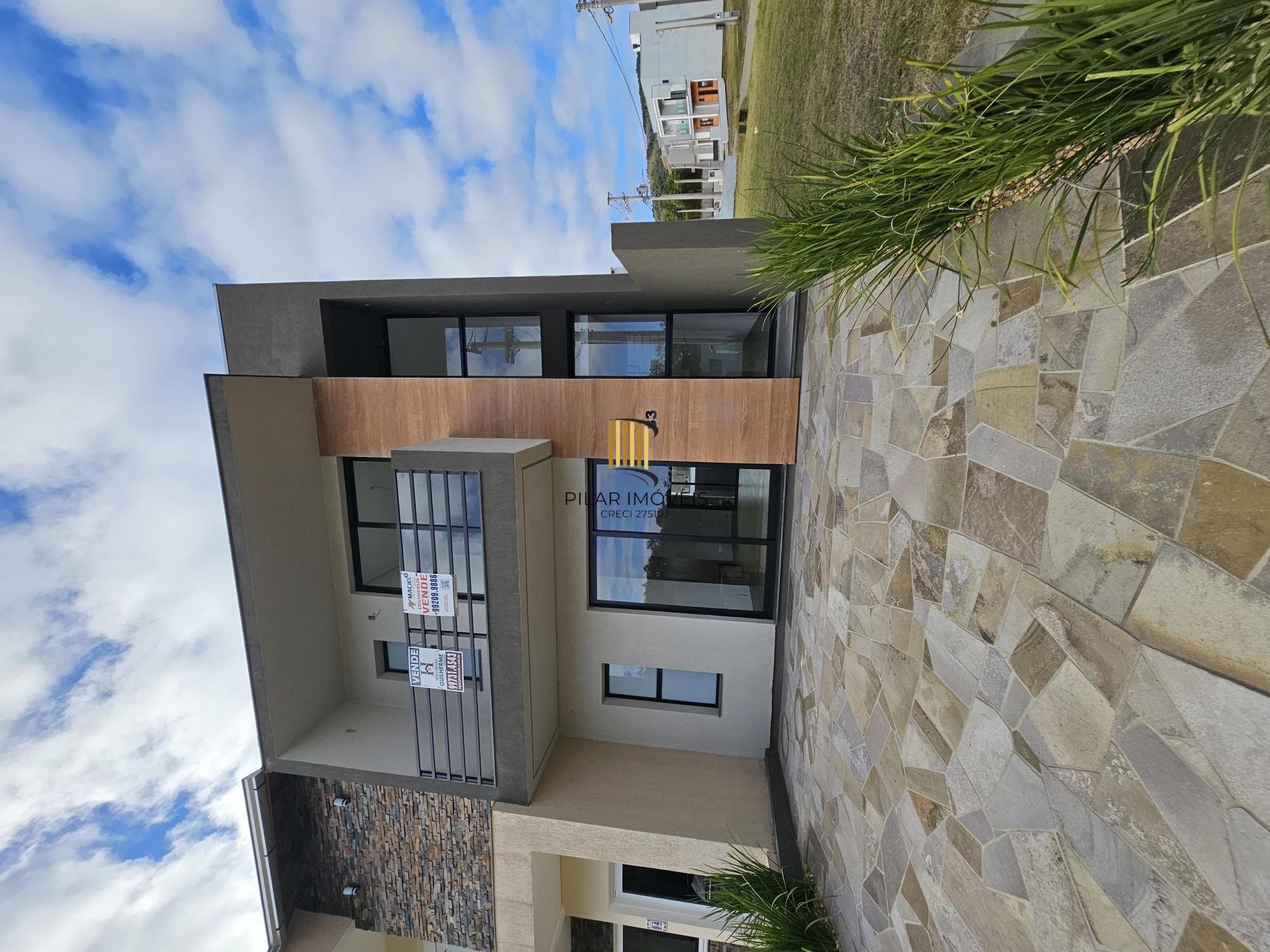 Casa Condominio em Porto Alegre, no bairro Campo Novo, com 3 dormitório(s), e 3 banheiros, à venda.