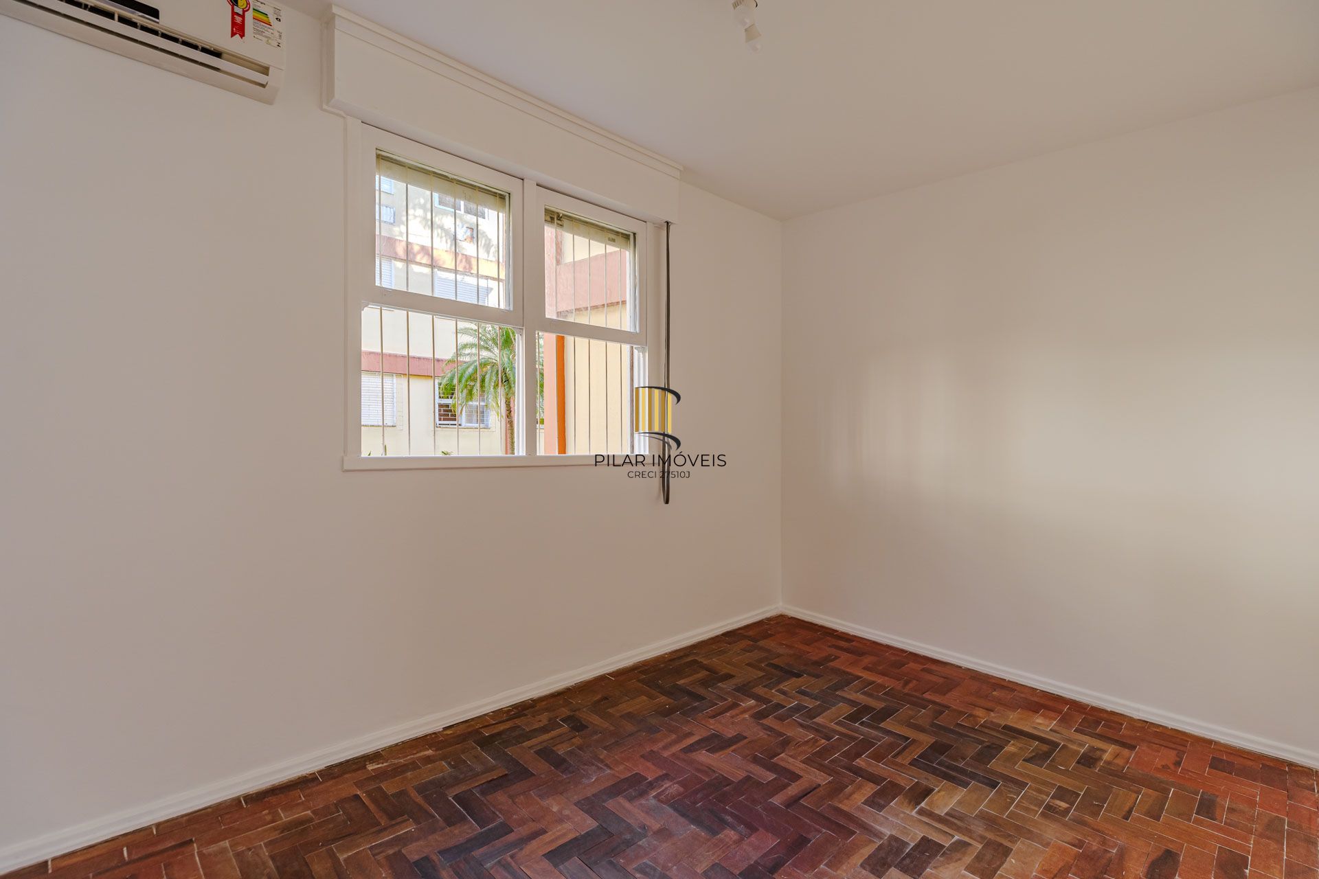 Apartamento com 2 dormitórios no Bairro Camaquã.