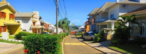 Casa Condominio para Venda - 221m², 3 dormitórios, sendo 1 suites, 3 vagas - Hípica