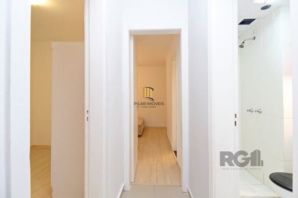Apartamento em Porto Alegre, no bairro Teresópolis, com 2 dormitório(s), e 2 banheiros, à venda.