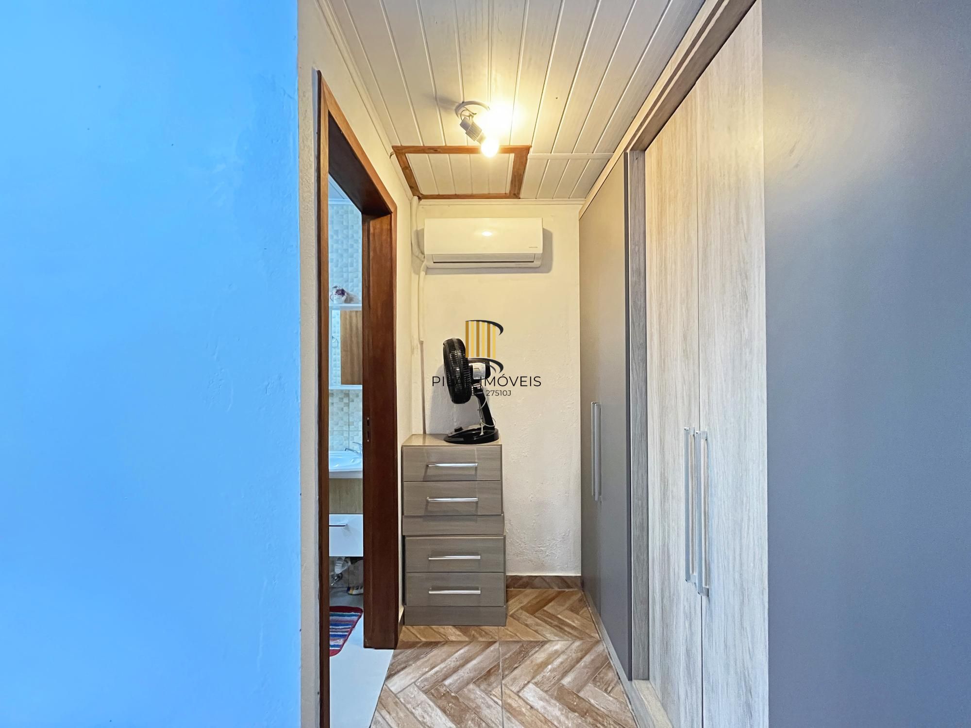 Casa 4 dormitórios no bairro Hípica