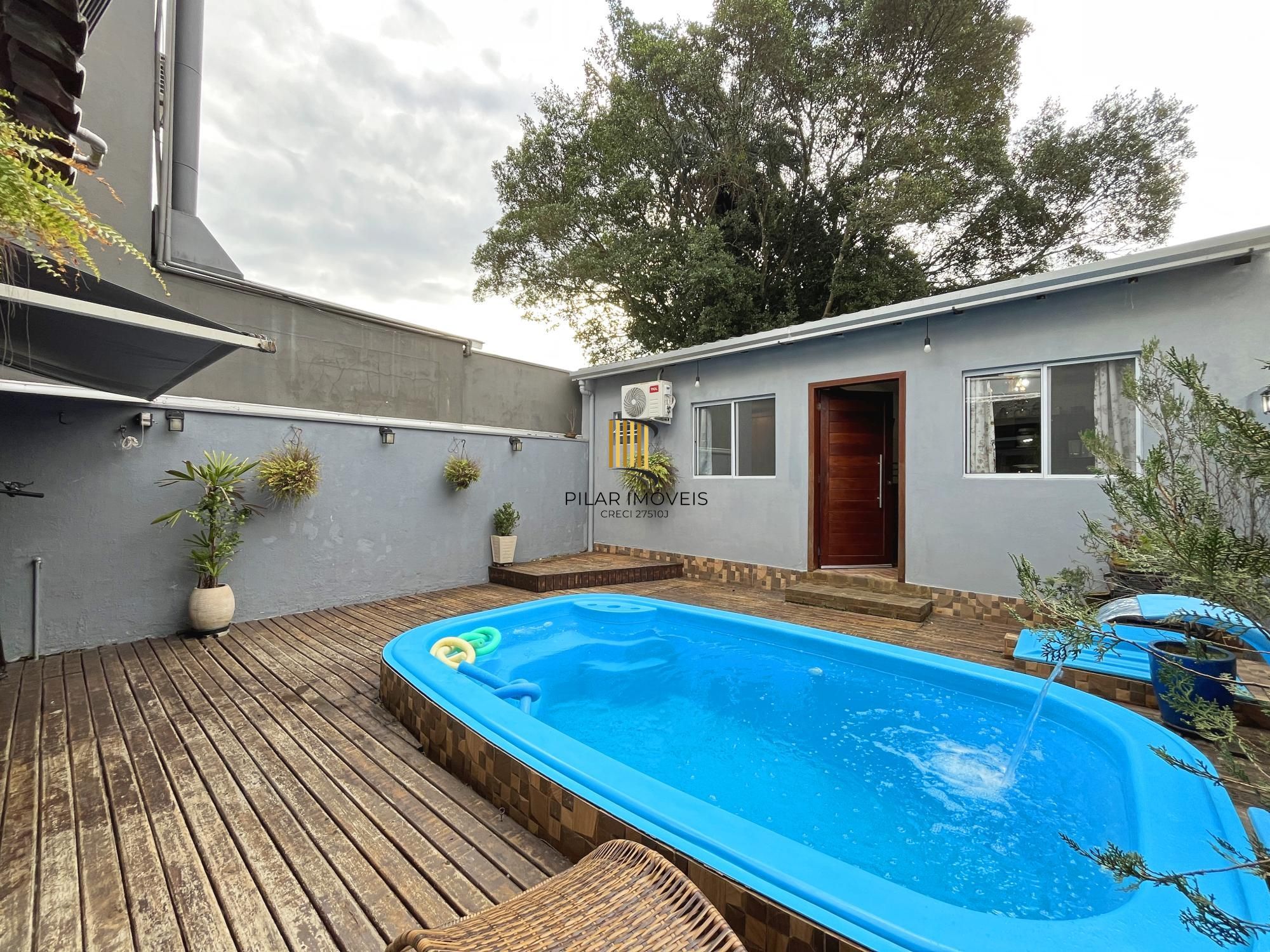 Casa 4 dormitórios no bairro Hípica
