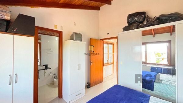 Casa em Porto Alegre, no bairro Tristeza, com 3 dormitório(s), e 3 banheiros, à venda.