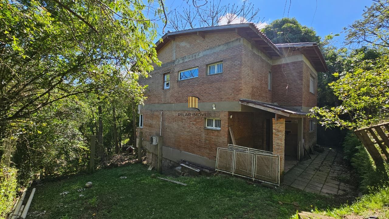 Casa para Venda - 1700m², 3 dormitórios, sendo 1 suites, 2 vagas - Vila Nova