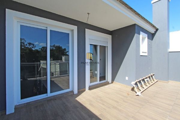 Casa 3 dormitórios no bairro Hípica