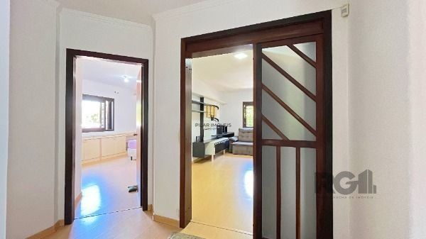 Casa 4 dormitórios no bairro Camaquã