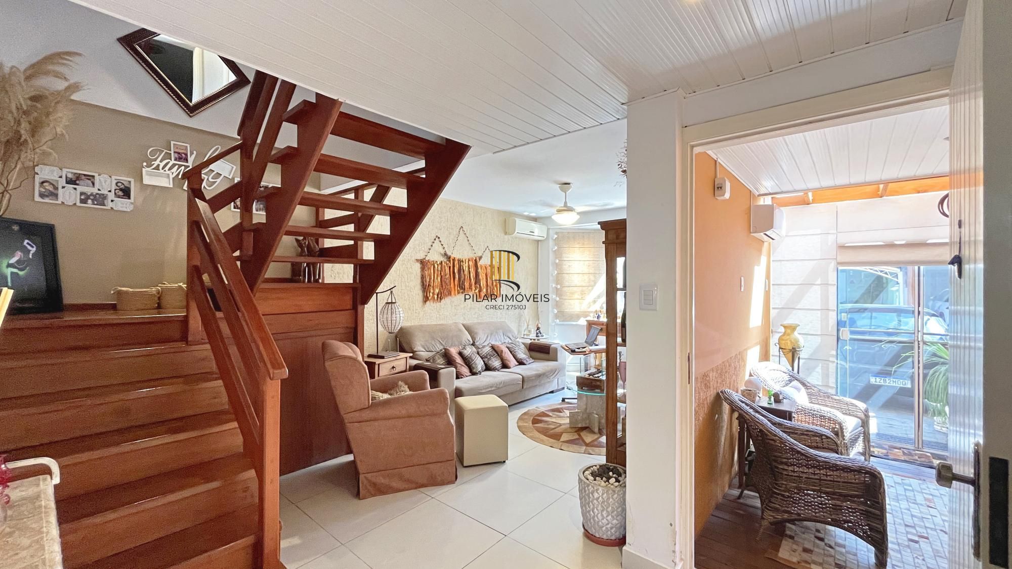 Casa de Condomínio 3 dormitórios no bairro Guarujá