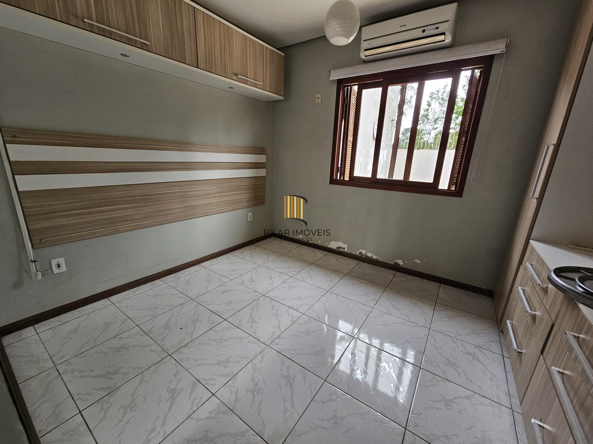 Casa 2 dormitórios no bairro Hípica