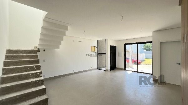 Casa Condominio em Porto Alegre, no bairro Campo Novo, com 3 dormitório(s), e 3 banheiros, à venda.