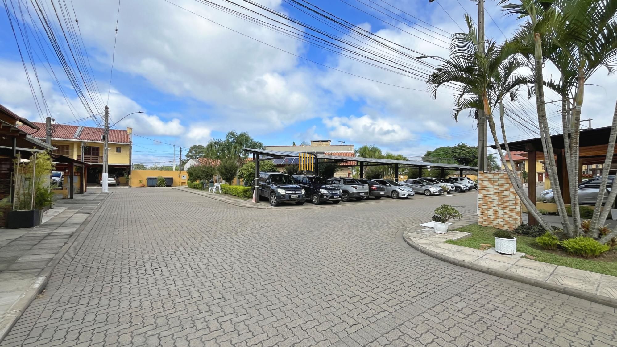 Casa Condominio para Venda - 96m², 3 dormitórios, sendo 1 suites, 2 vagas - Hípica