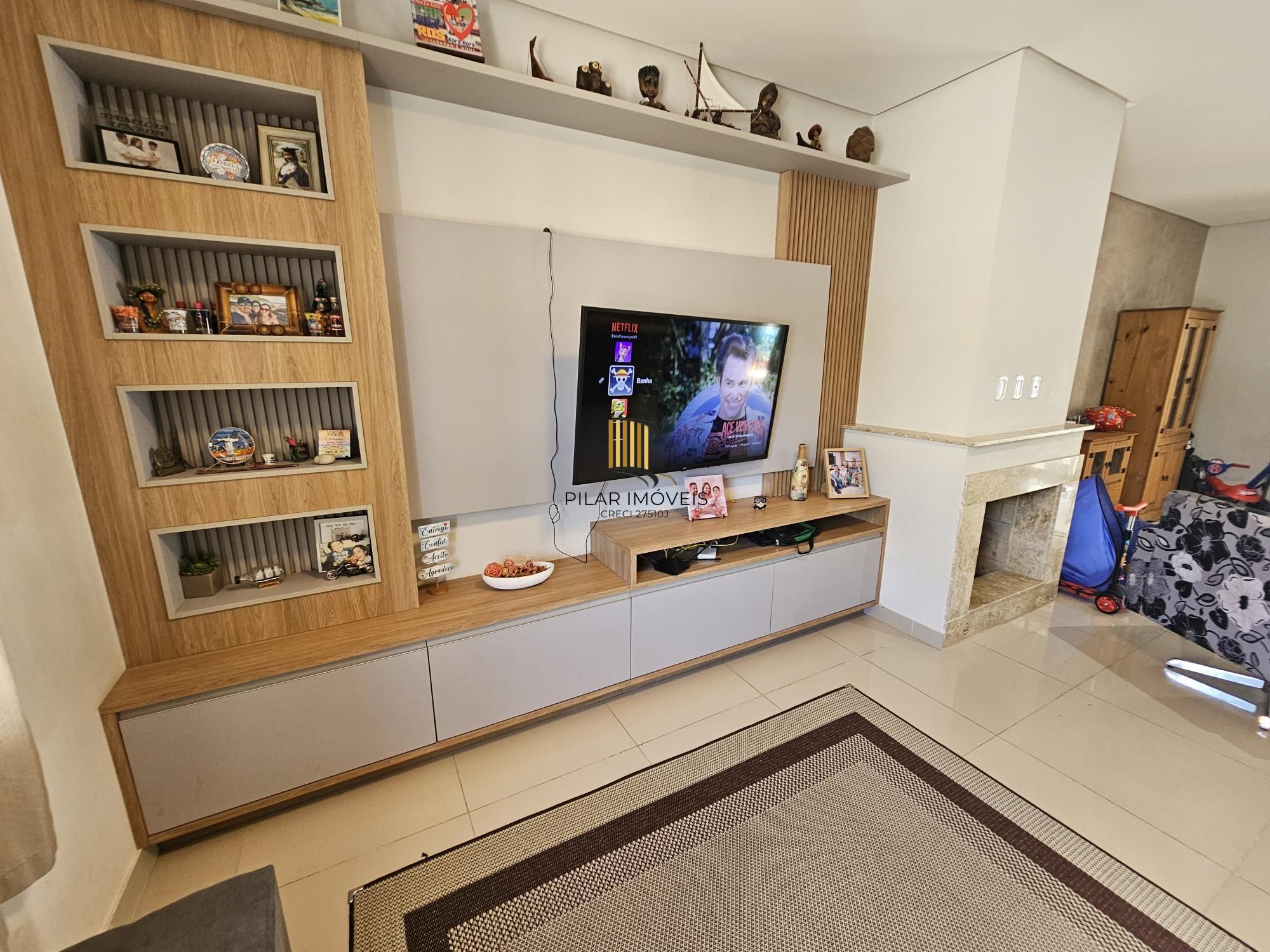 Lindo sobrado com 3 suítes  e piscina aquecida no Residencial lagos de Ipanema !