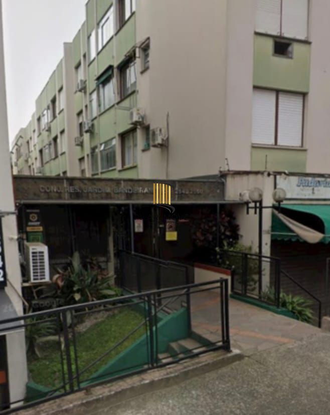 Excelente apartamento de dois dormitórios  na Av. Teresopolis com 68m2