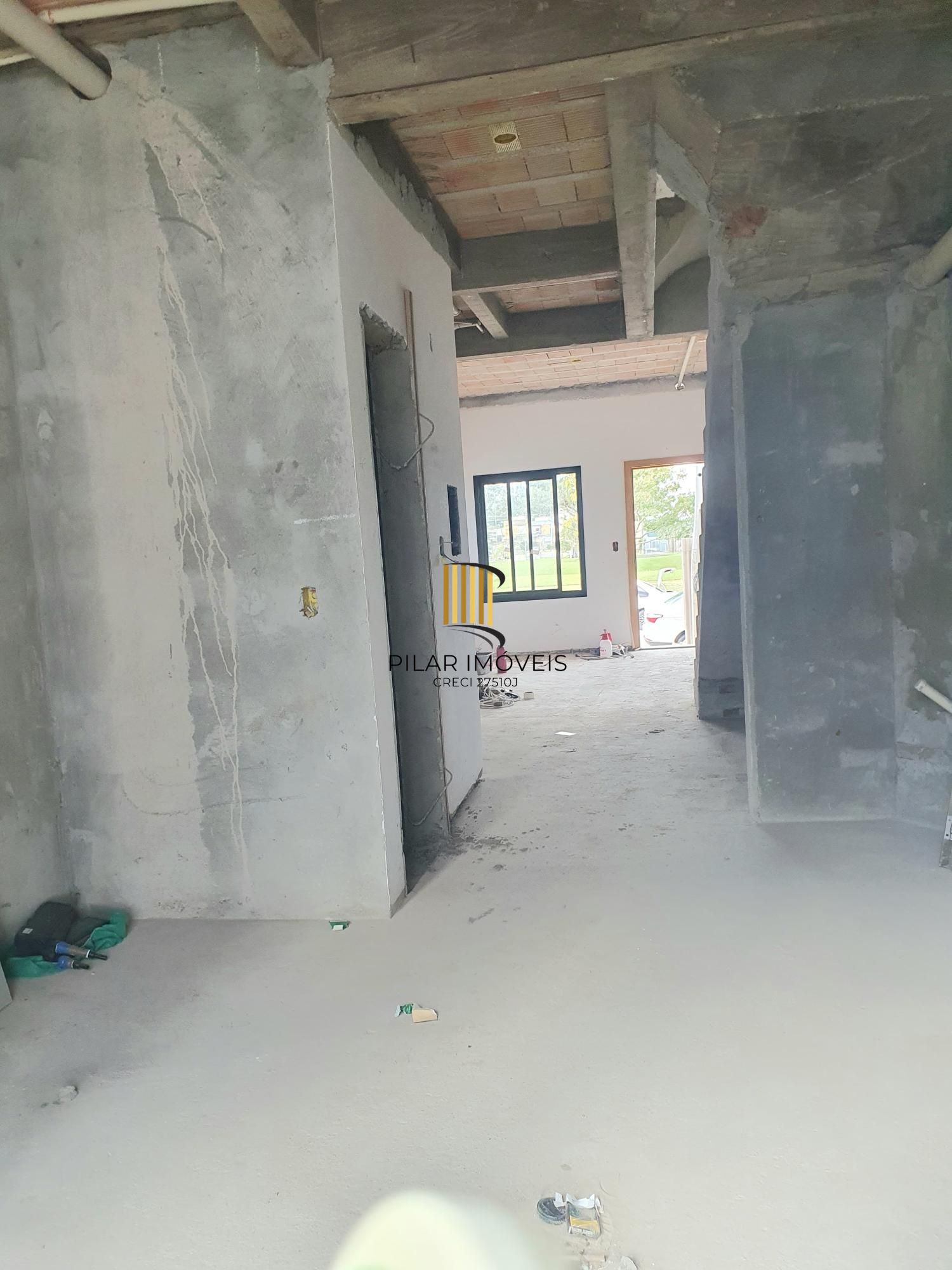 Casa em Porto Alegre, no bairro Hípica, com 2 dormitório(s), e 2 banheiros, à venda.