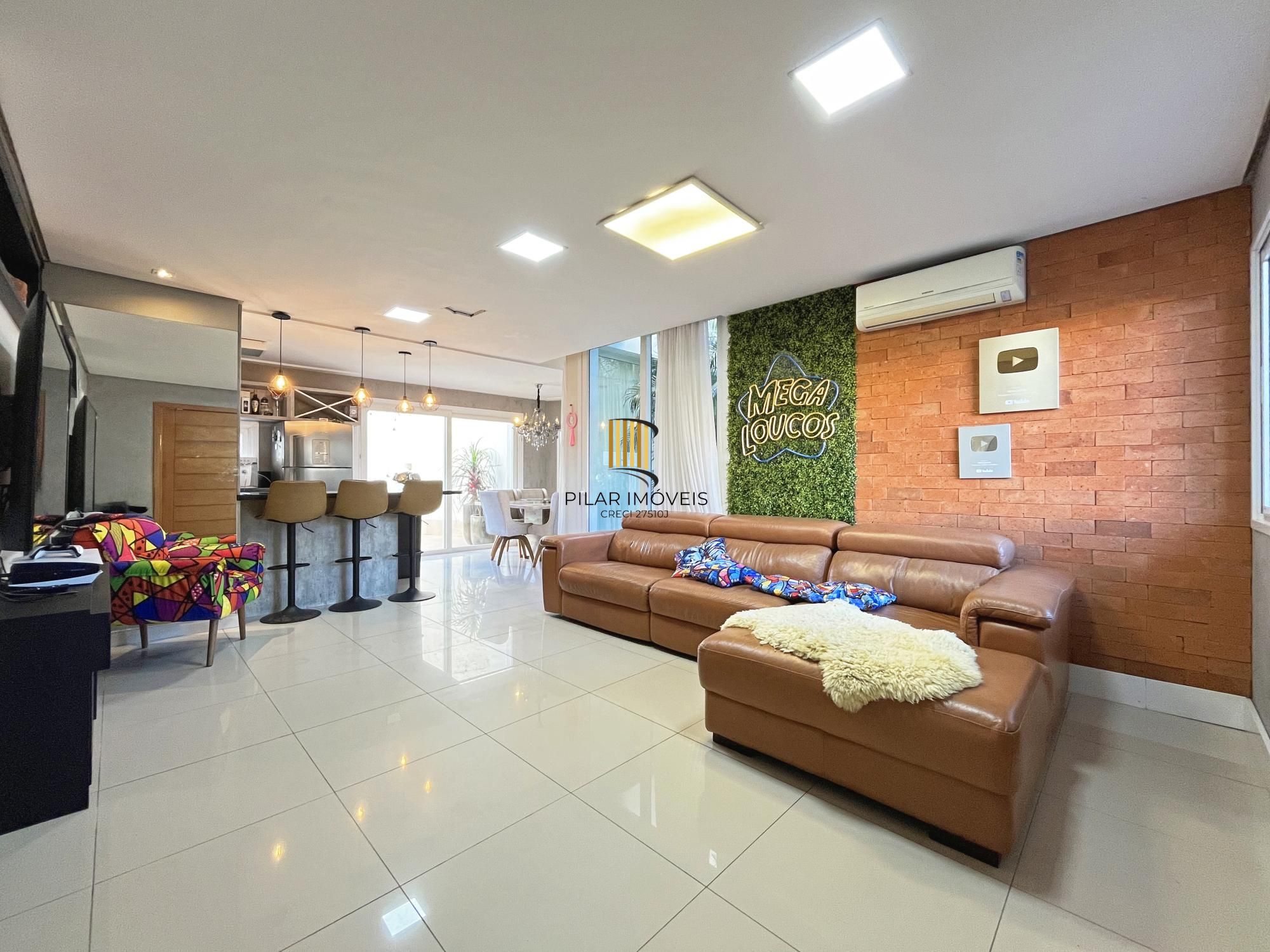 Casa 4 dormitórios no bairro Hípica