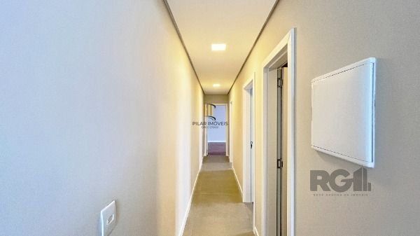 Casa em Porto Alegre, no bairro Hípica, com 3 dormitório(s), e 3 banheiros, à venda.