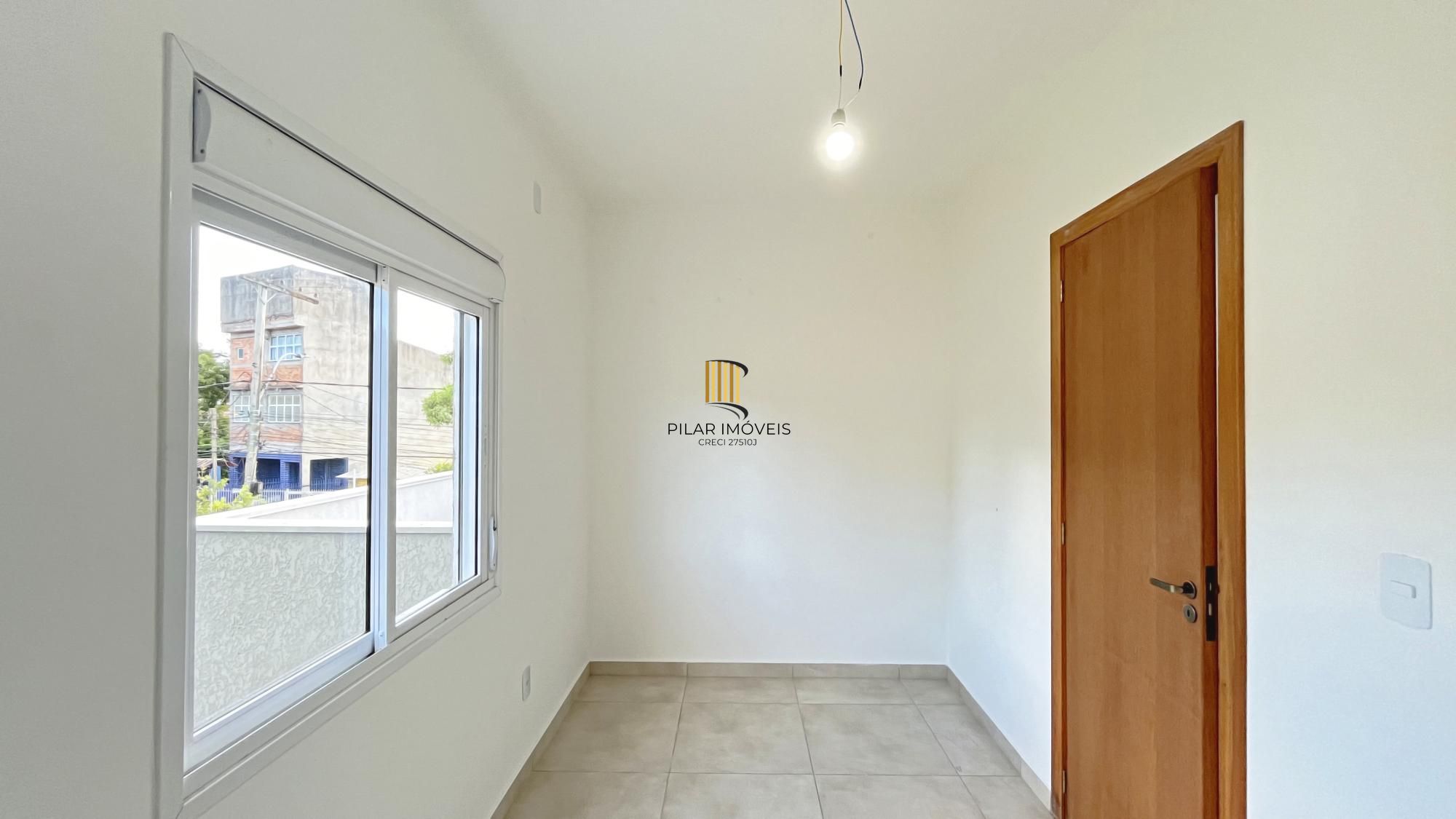 Casa Condominio em Porto Alegre, no bairro Vila Nova, com 2 dormitório(s), e 2 banheiros, à venda.