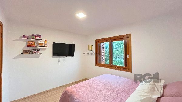 Casa Condominio em Porto Alegre, no bairro Teresópolis, com 2 dormitório(s), e 2 banheiros, à venda.