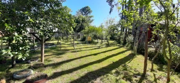 Sítio em Porto Alegre, no bairro São Caetano, com 5 dormitório(s), e 5 banheiros, à venda.