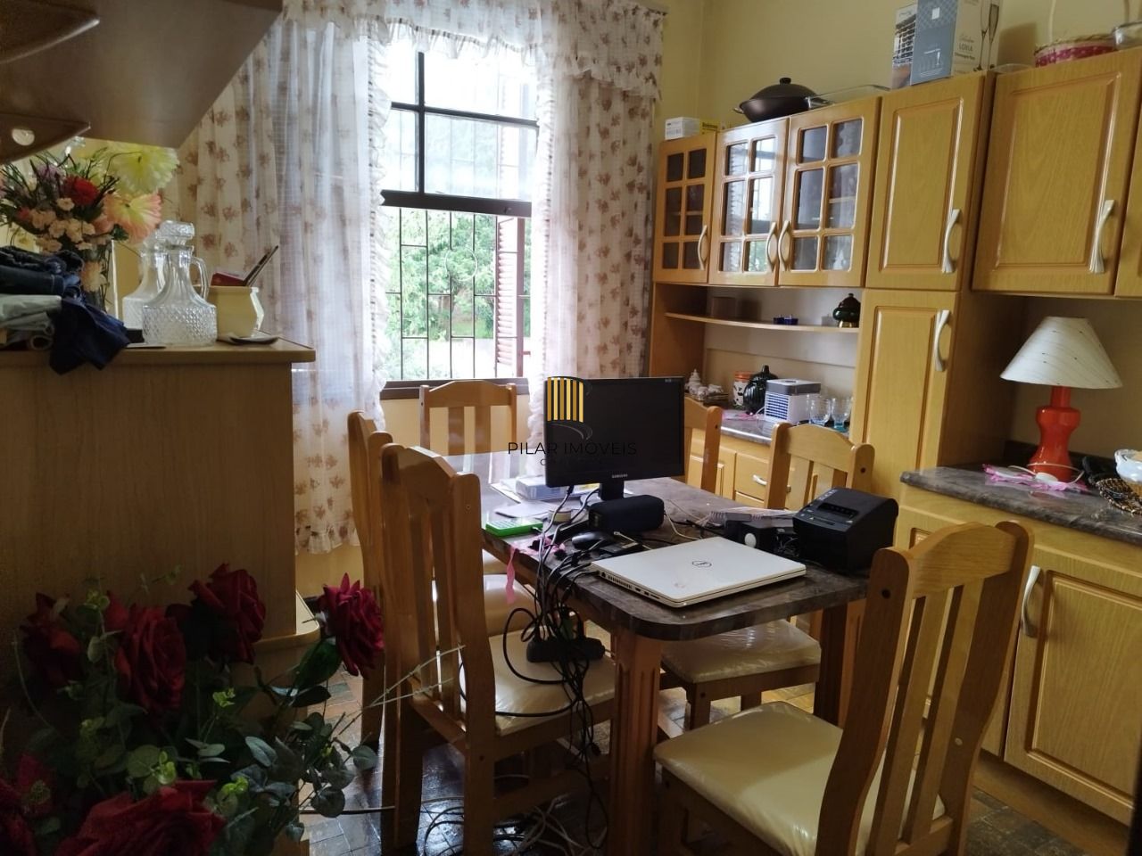 Casa 3 dormitórios no bairro Glória