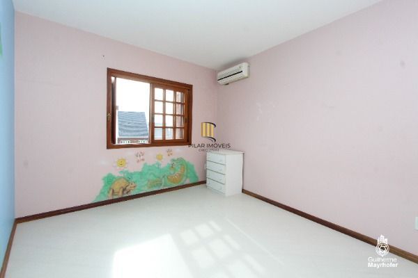 Casa para Venda - 212.52m², 3 dormitórios, sendo 1 suites, 2 vagas - Imperial Parque