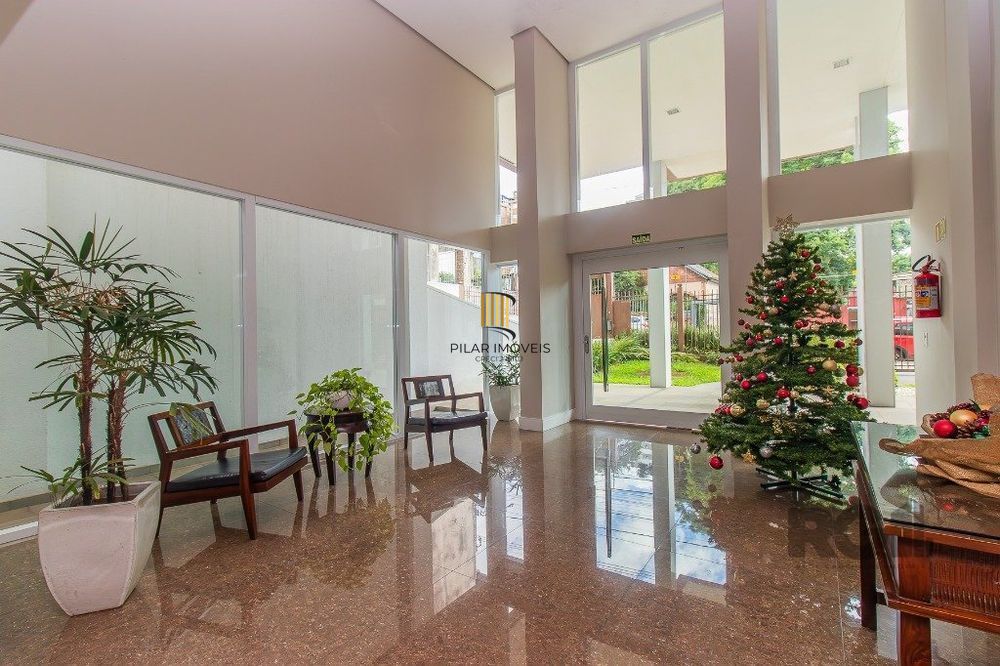Excelente Apto com 102 m² de 3 dormitórios sendo um suíte com duas vagas no Menino Deus
