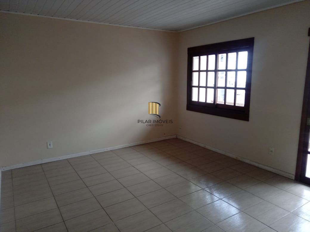 Casa 2 dormitórios no bairro Guarujá
