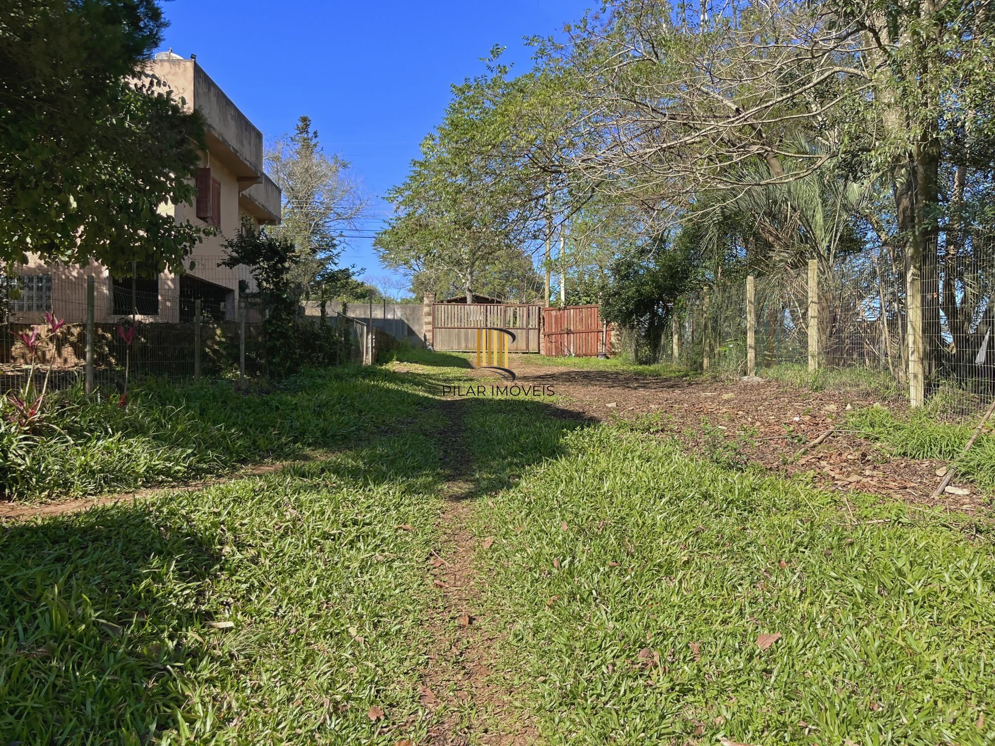 Casa 3 dormitórios no bairro Hípica
