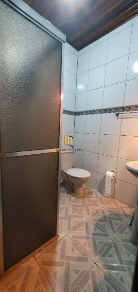 Casa em Porto Alegre, no bairro Belém Novo, com 2 dormitório(s), e 2 banheiros, à venda.